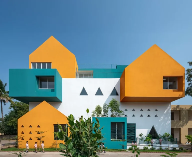 fachada colorida escuela especial ninos aprender