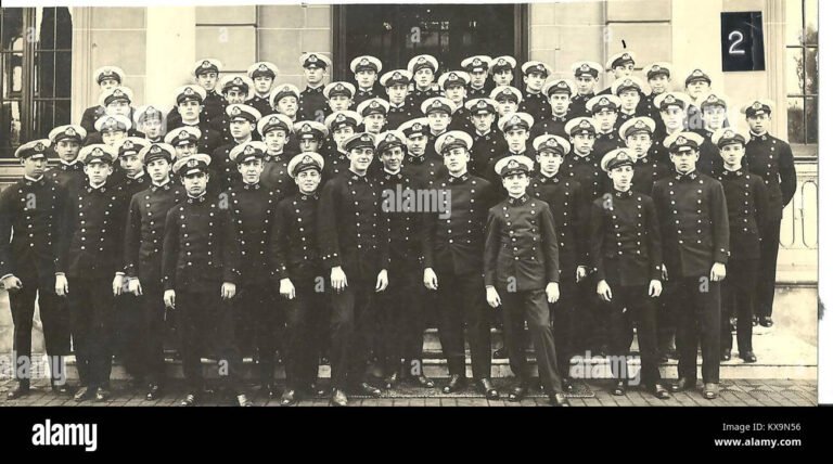 ninos uniformados en escuela militar argentina