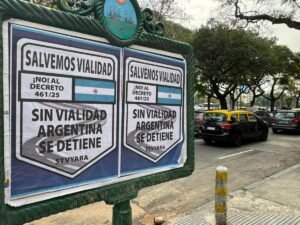 senal de transito de estacionamiento prohibido argentina